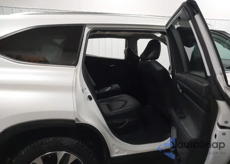 2021 Toyota Highlander Xle z USA, uszkodzony, nr VIN 5TDHZRBH4MS552698